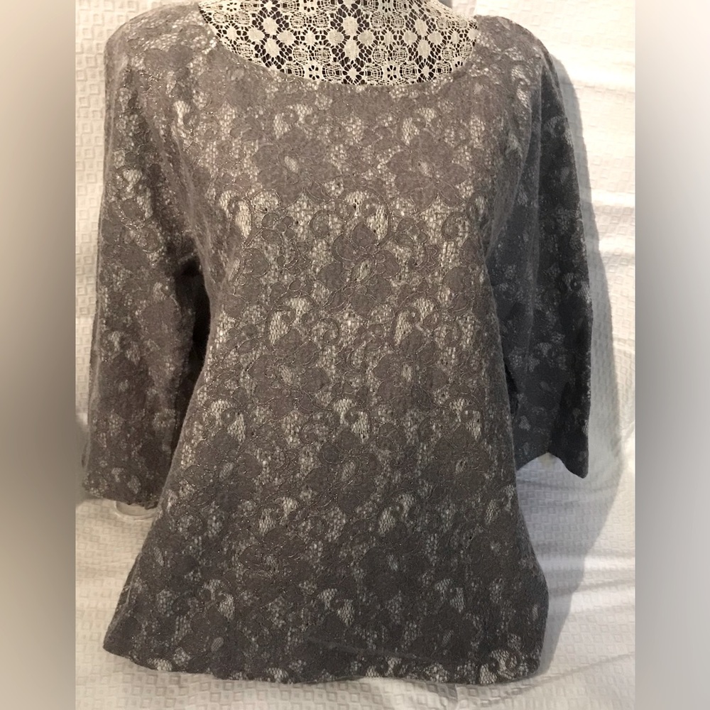 Banana republic cropped sweater with beautiful lace overlay size XL